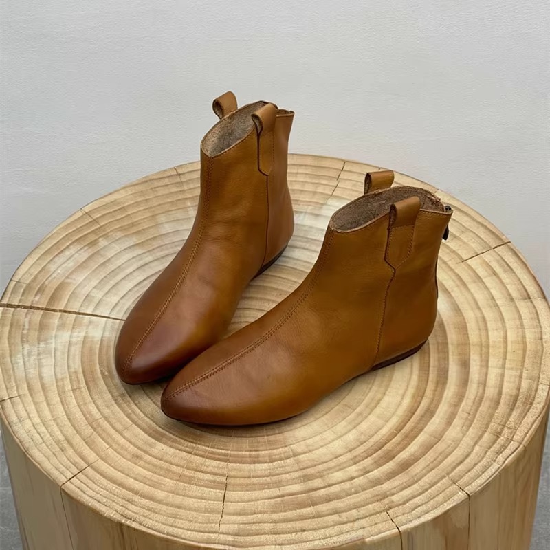 百丽纯爱复古尖头短靴女真皮休闲女靴短筒时尚软底平底中筒切尔西