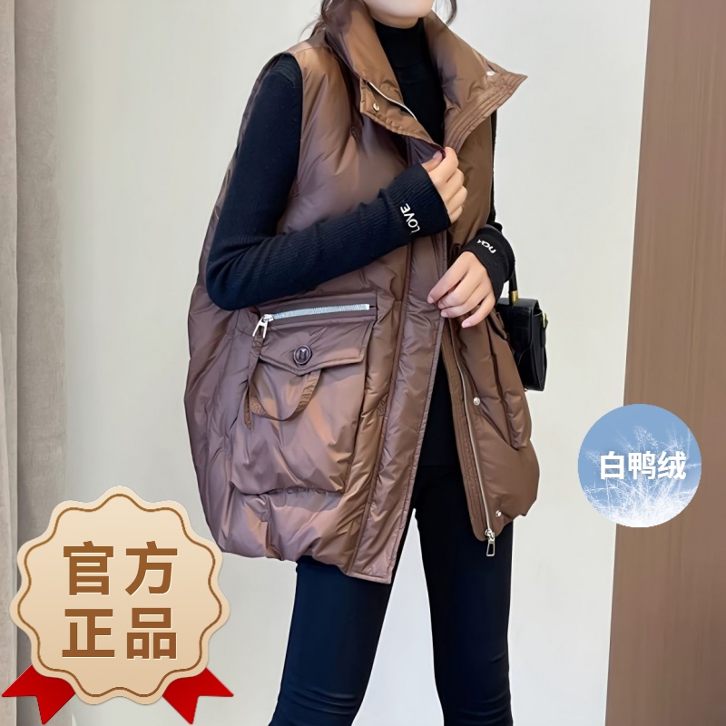 波司澄白鸭绒欧货2023秋冬新款羽绒服马甲女宽松外穿大口袋刺绣背