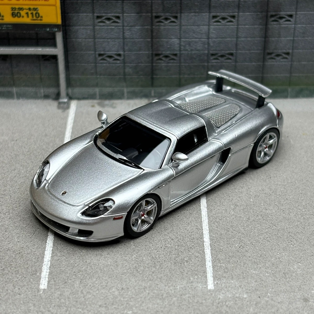 YM model 1:64 保时捷Carrera 卡雷拉 GT 限量树脂车模
