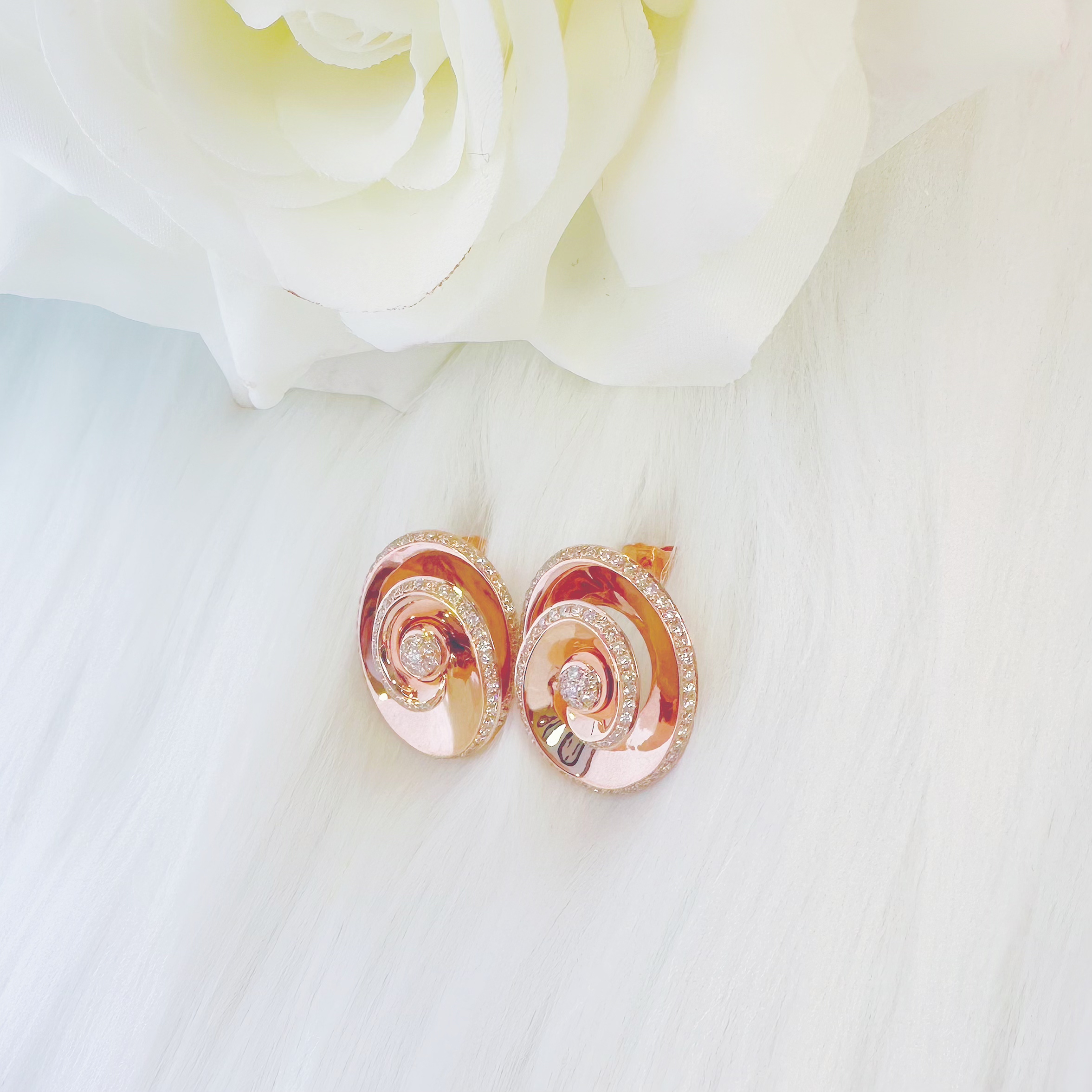 18K金气质钻石耳钉玫瑰金精致大气温柔风简约女士礼物钻石耳钉