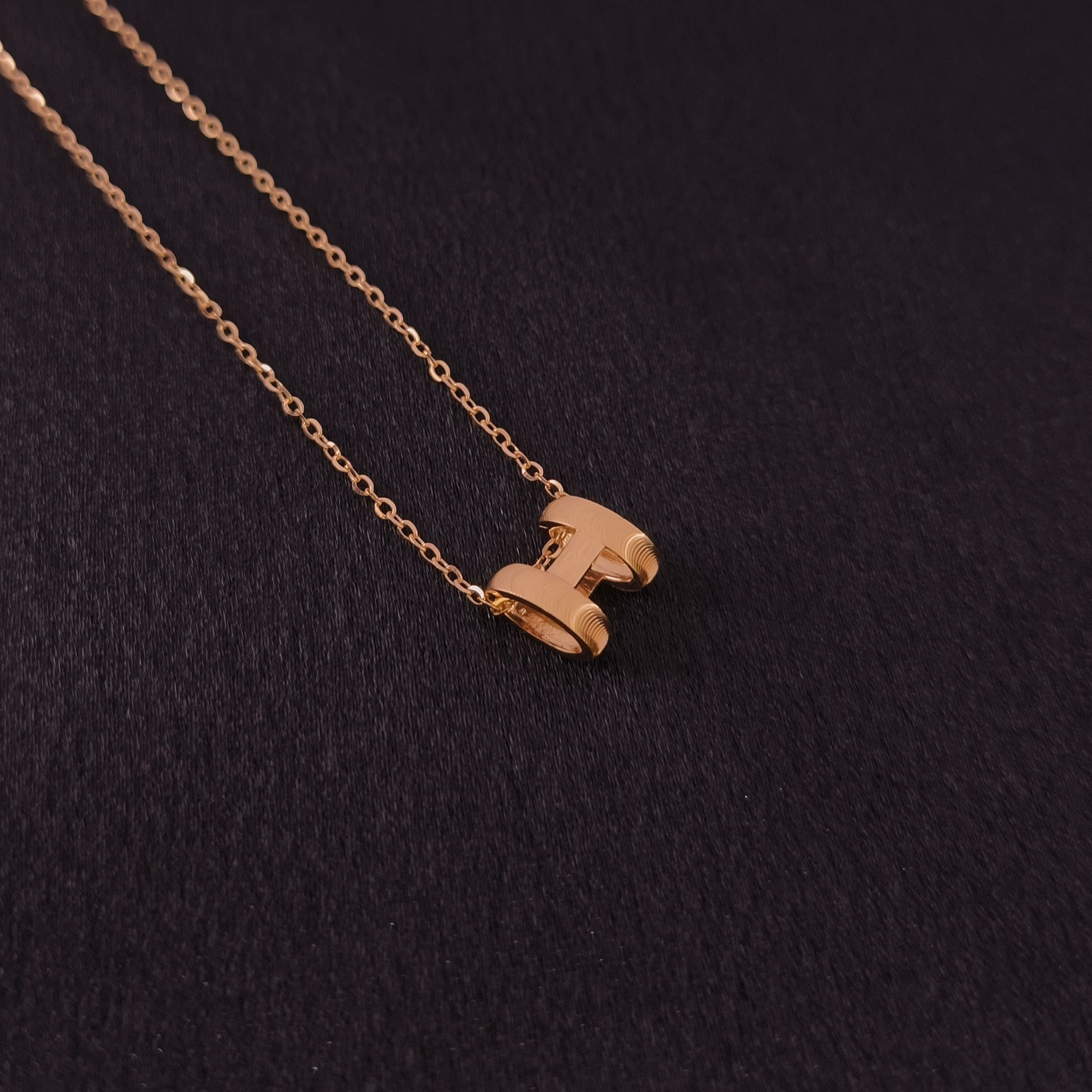 18k金 素金款小H项链 经典时尚百搭款简约字母玫瑰金H坠链