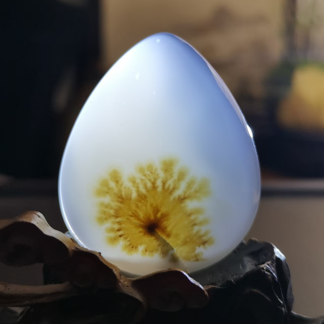 海洋玉髓--冰种奇花，尺寸：46x38x9mm