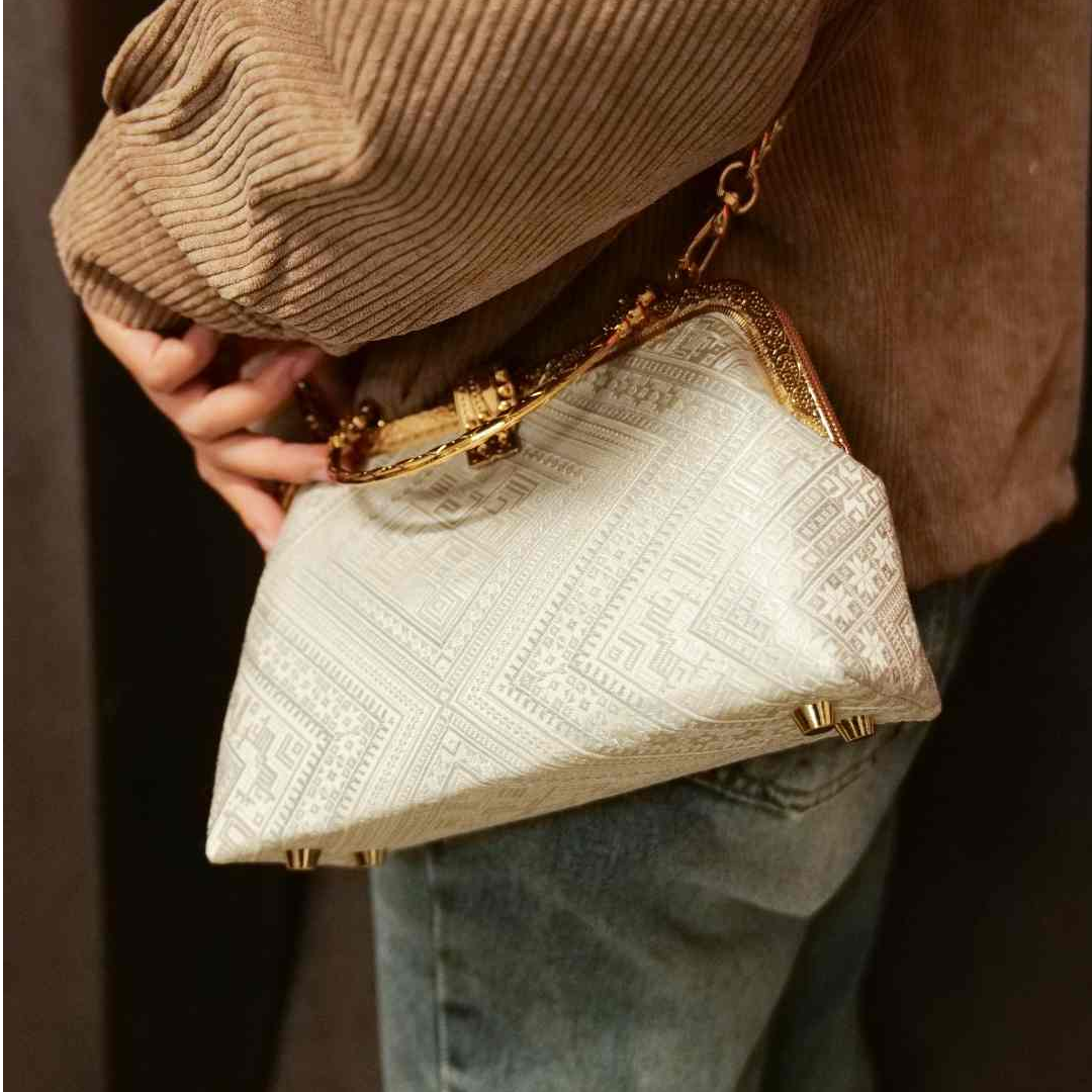 广西壮锦叶子头素白几何纹口金包气质名媛宴会百搭晚宴包时尚高档