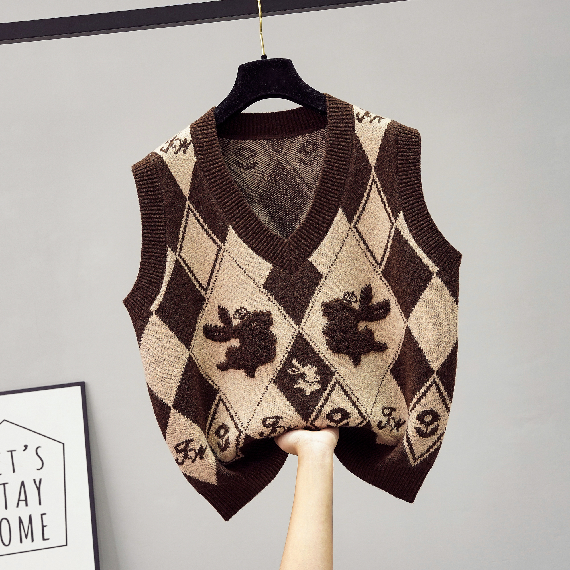 2025春秋新款套头毛衣针织衫女宽松菱格兔子提花无袖马甲外穿V领
