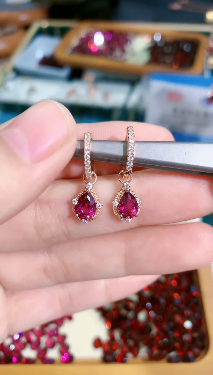 【闪购商品】石榴石耳扣银S925镶嵌天然镁铝