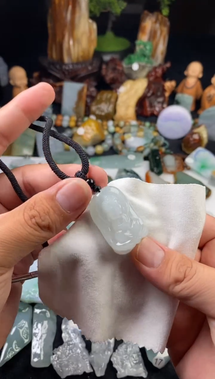 糯冰翡翠宝宝佛白色
