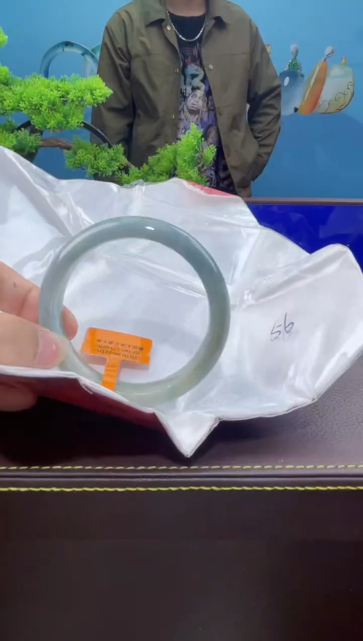 【闪购商品】翡翠手镯未镶嵌手镯32
