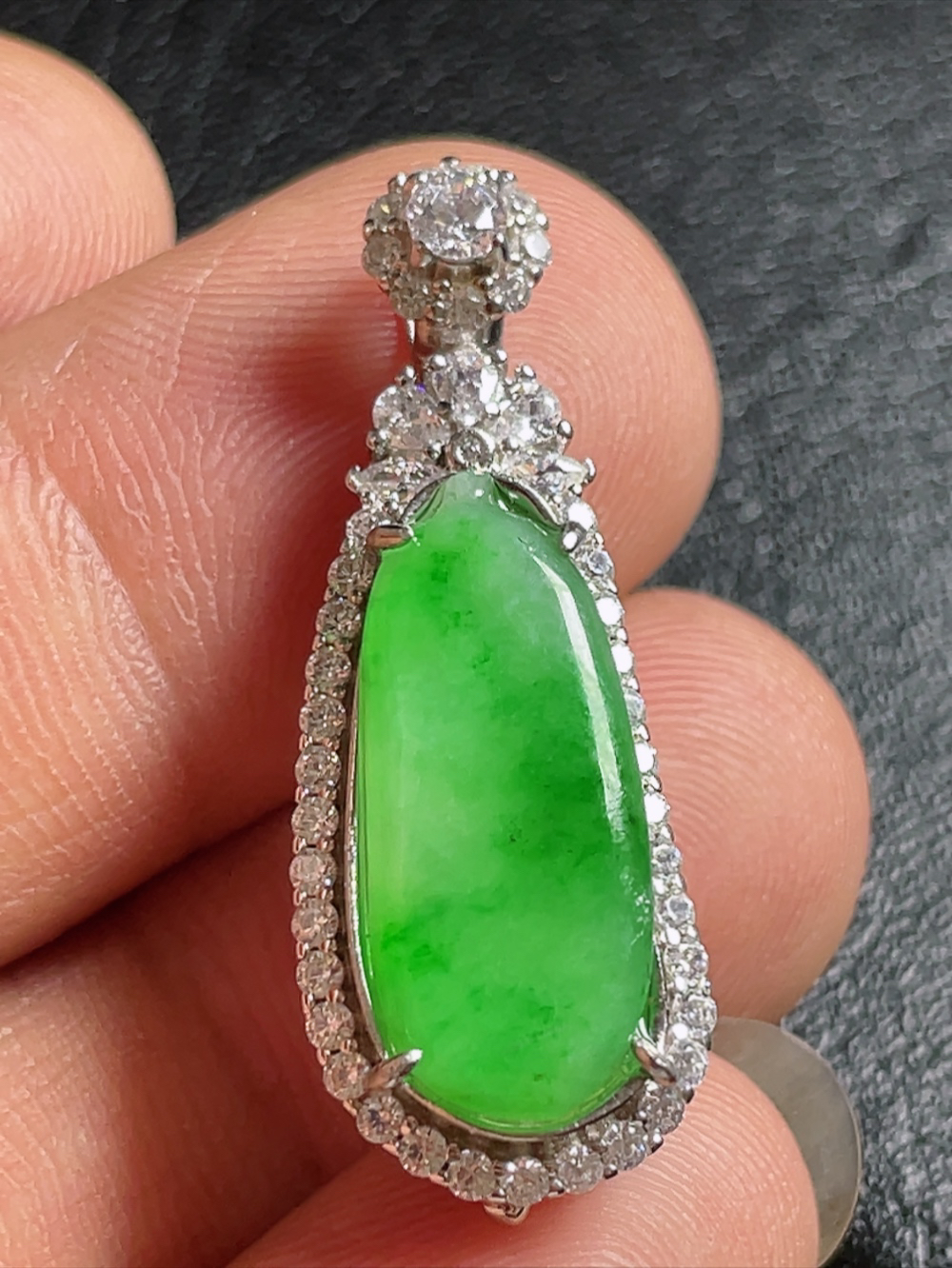 （缅甸翡翠A货）925银镶嵌冰种满绿飘阳绿吊坠（尺寸30.5-9.5-6.0）