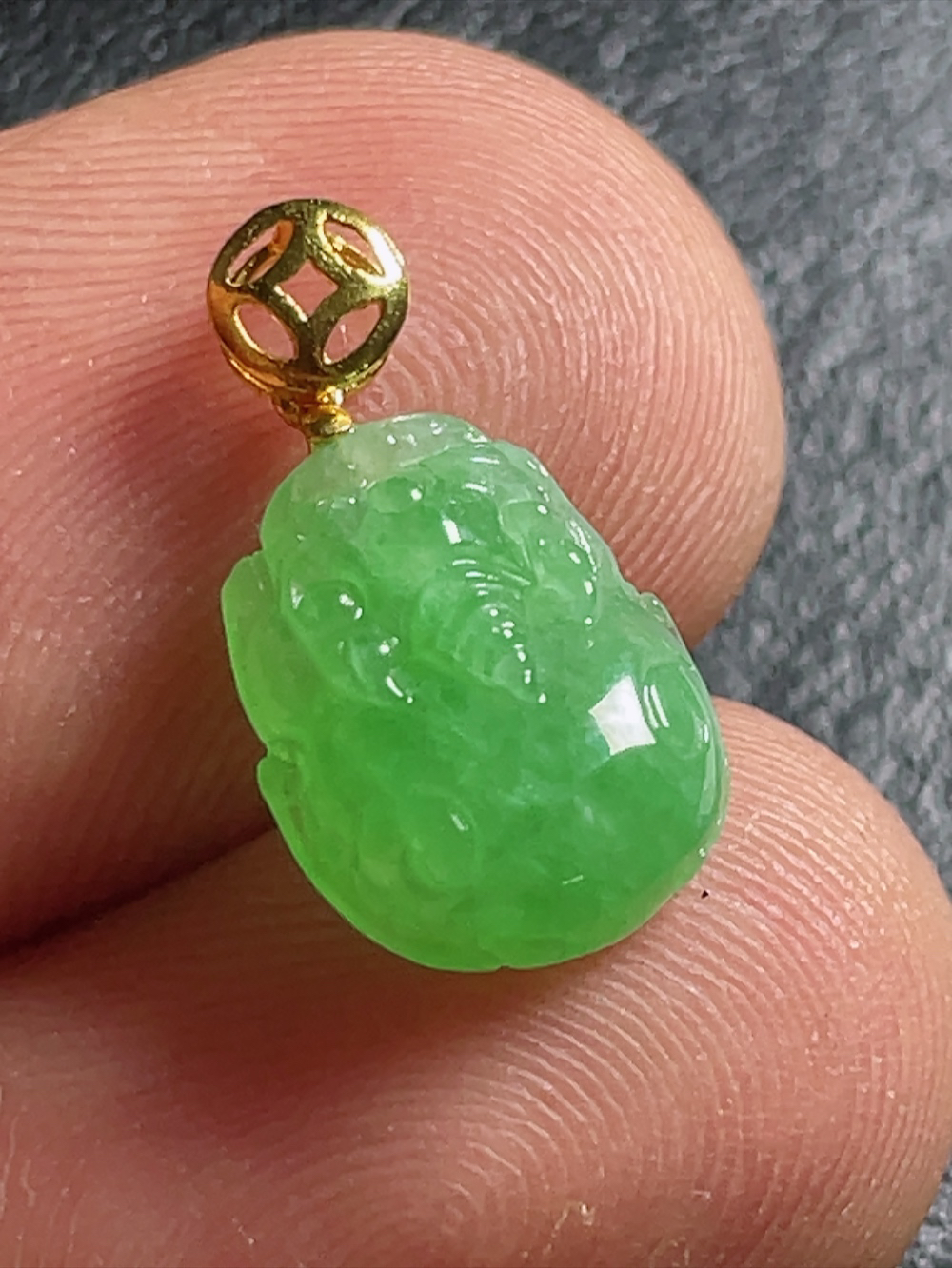 18K金镶嵌天然翡翠貔貅吊坠（17.8-10.2-4.8）