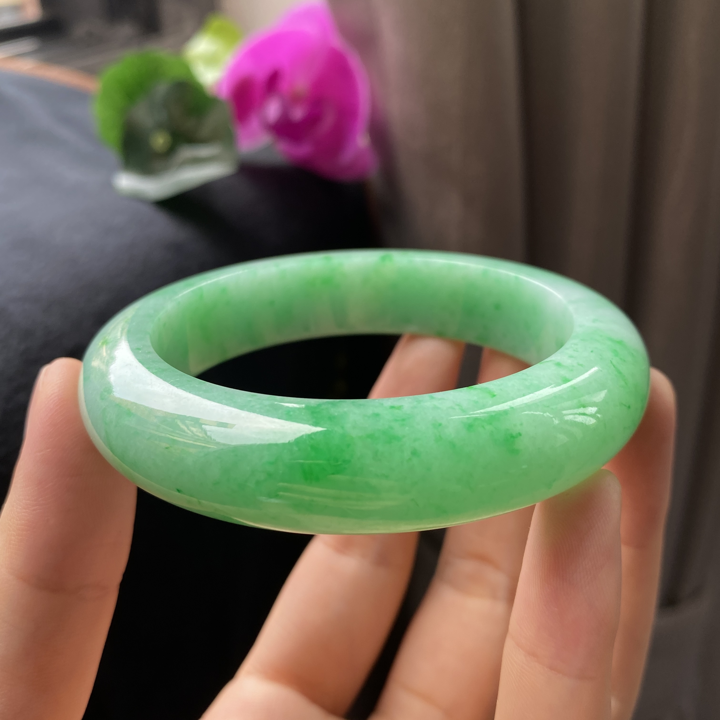 缅甸翡翠手镯冰种满绿正圈镯子A货编号7770尺寸56.7-14.3-10