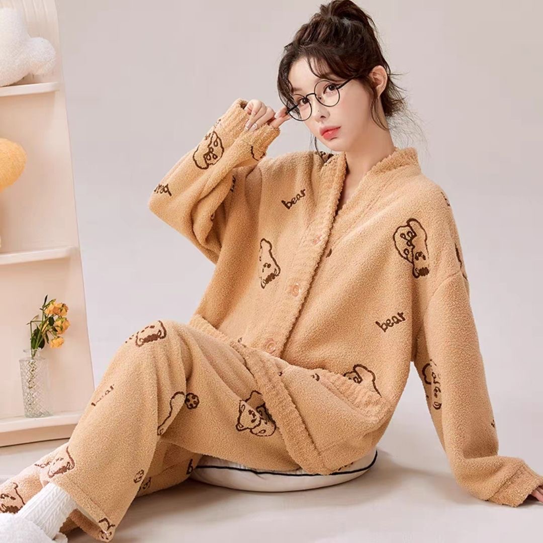 2025秋冬季爆款 V 领家居服女士宽松加绒保暖时尚舒适甜美女睡衣