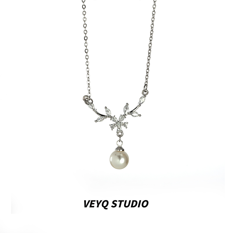 VEYQ 钛钢项链 幸运花枝月桂项链女轻奢小众高级感百搭锁骨链1009