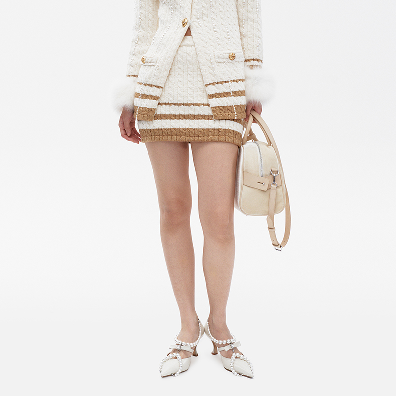 LE FAME/拉飞姆冬季老钱间条绞花咖白条纹针织修身半裙