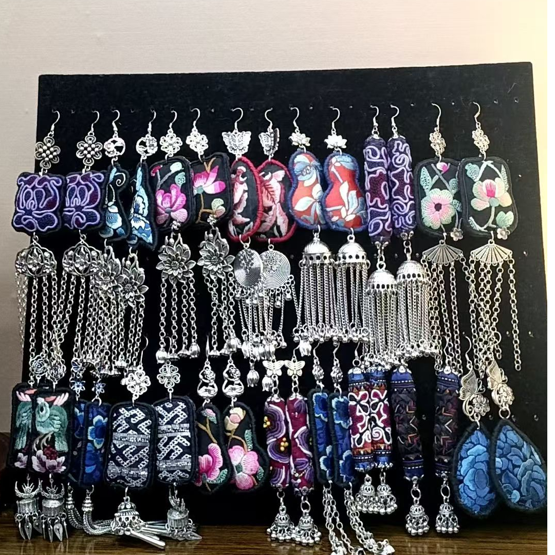 贵州苗族非遗纯手工新中式民族风时尚潮流精美苗绣耳饰