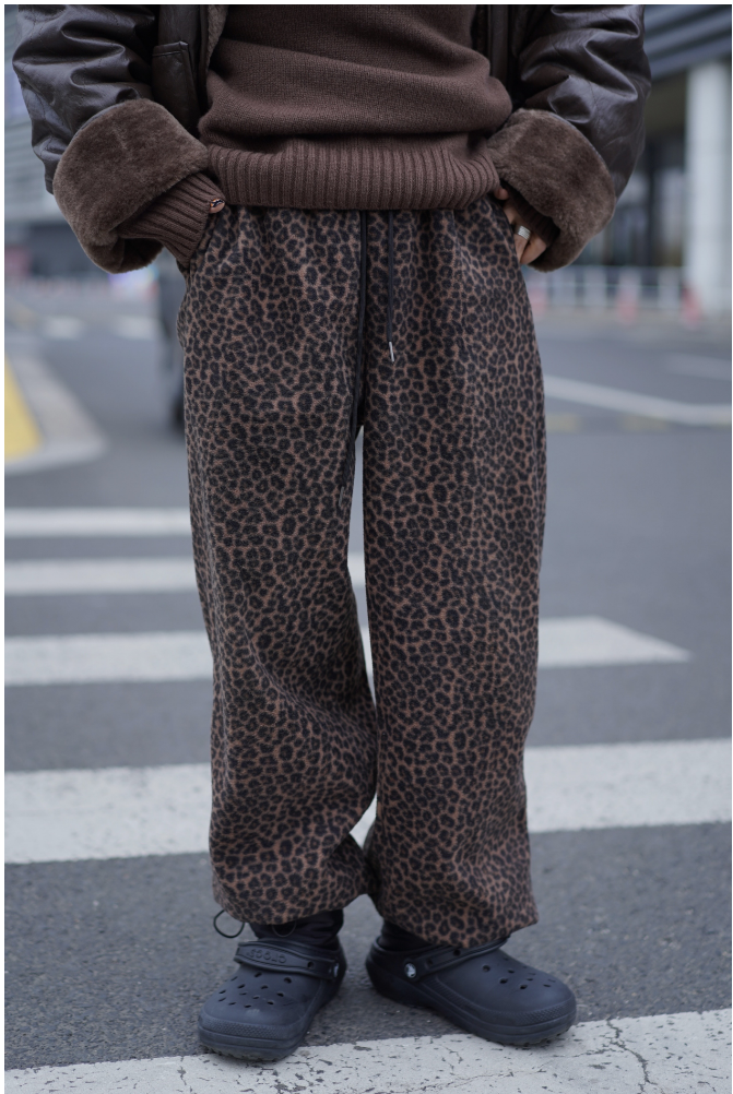 【捻春】高货定制松紧腰宽松口袋直筒束口两穿豹纹裤男女同款
