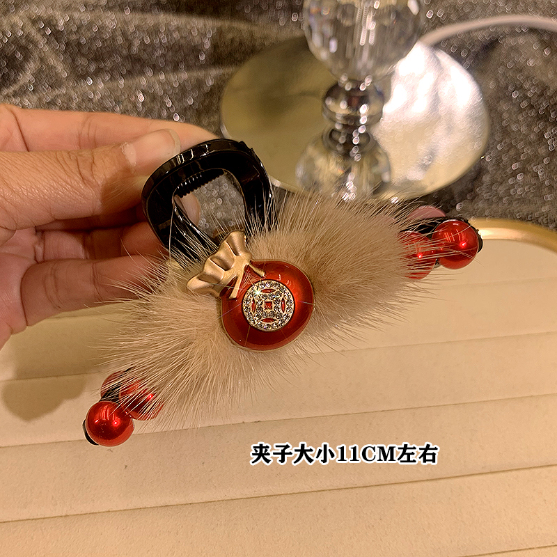 11CM秋冬水貂毛鲨鱼夹女喜庆红色全盘发半披发抓夹