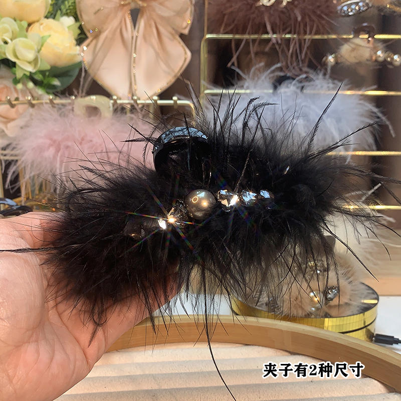 鸵鸟羽毛抓夹女后脑勺盘发大号鲨鱼夹子黑色显发量毛毛发夹