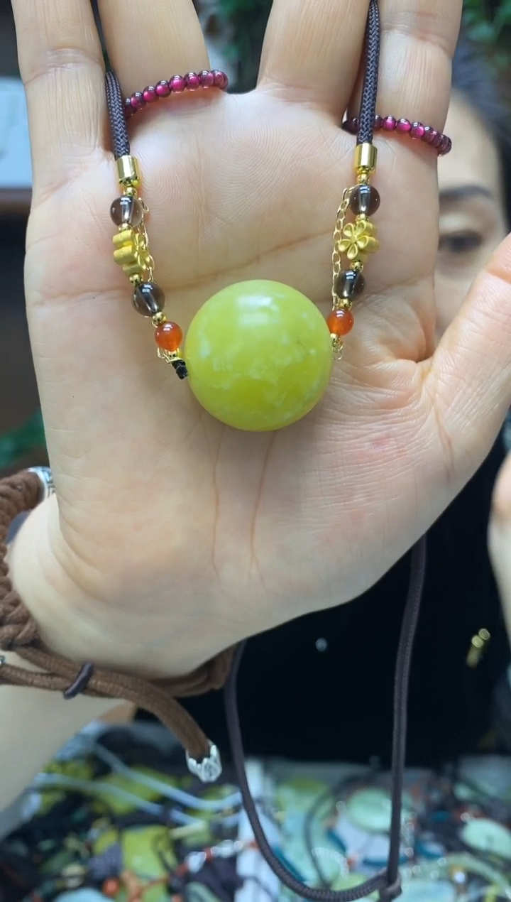【闪购商品】蛇纹石玉吊坠未镶嵌·