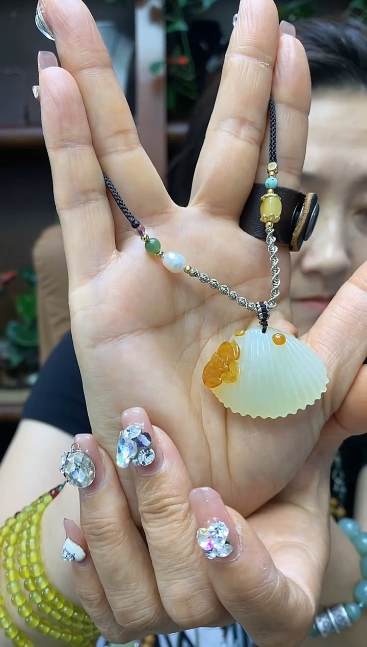 【闪购商品】蛇纹石玉吊坠未镶嵌·