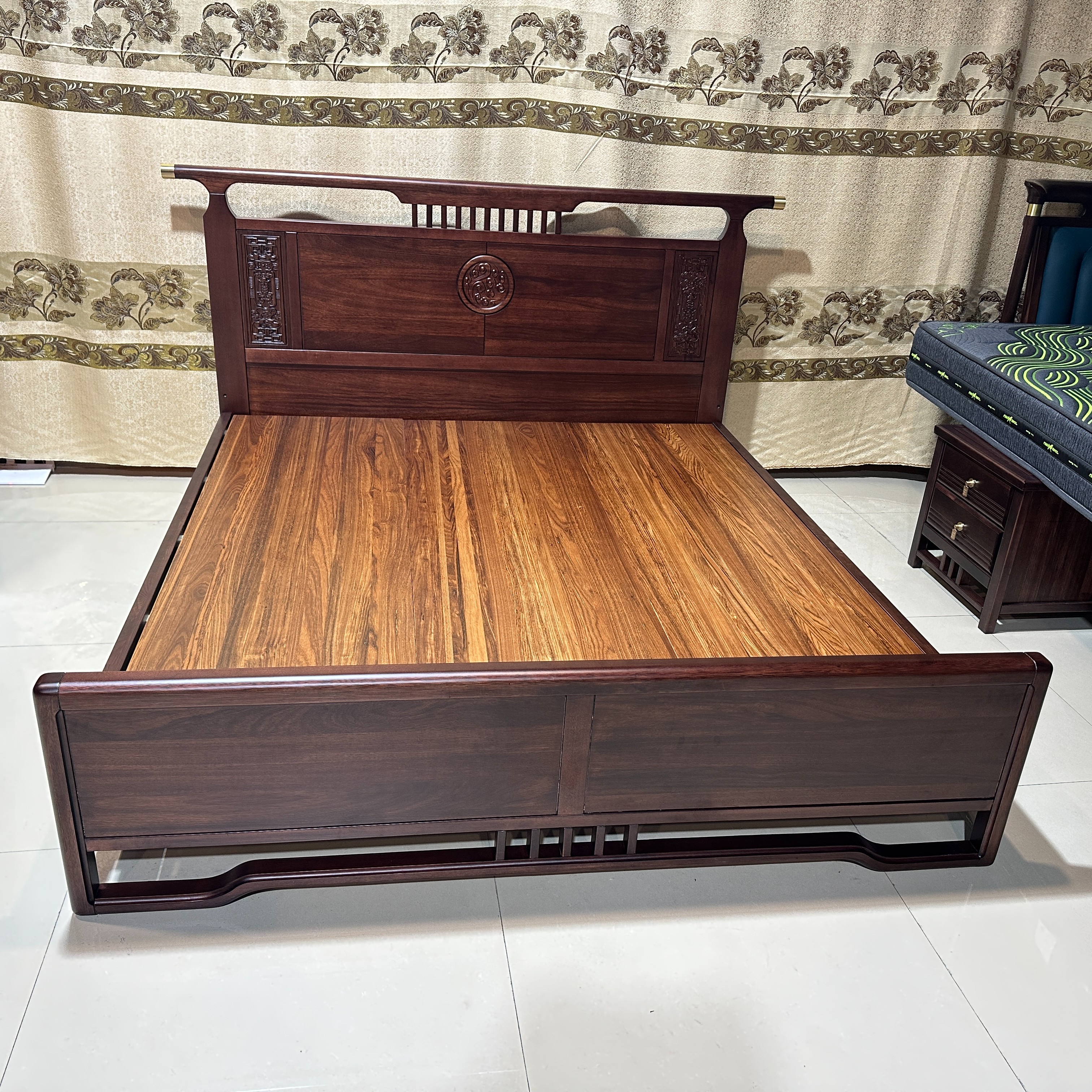 乌金木菠萝格木实木床高箱新中式新款双人床主卧大床储物婚床中国