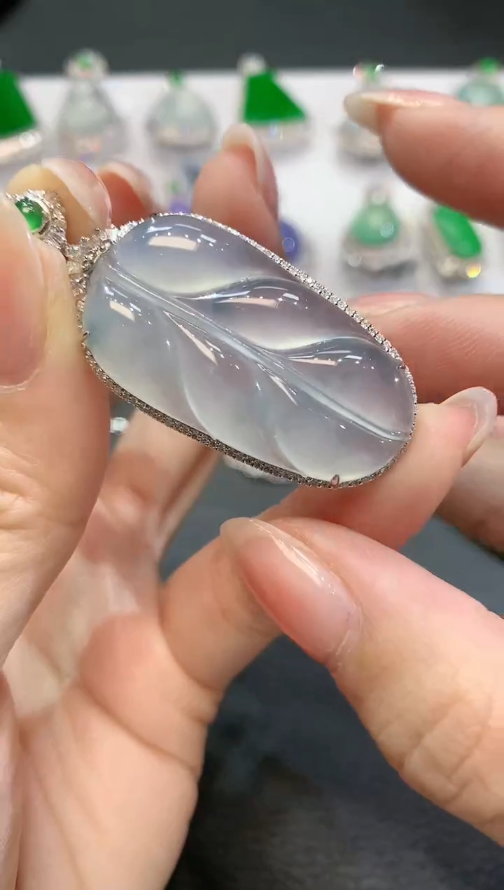 【闪购商品】翡翠吊坠(不含链)18K金镶嵌C13