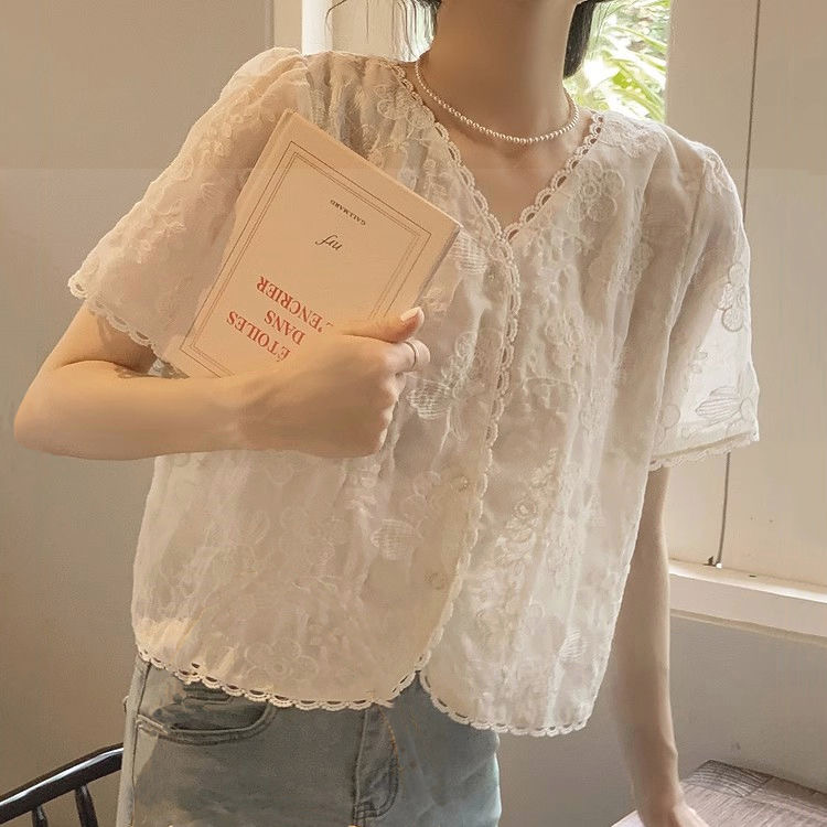 尤莱特2024V领衬衫女夏季新款衬衣设计感时尚上衣百搭蕾丝衫