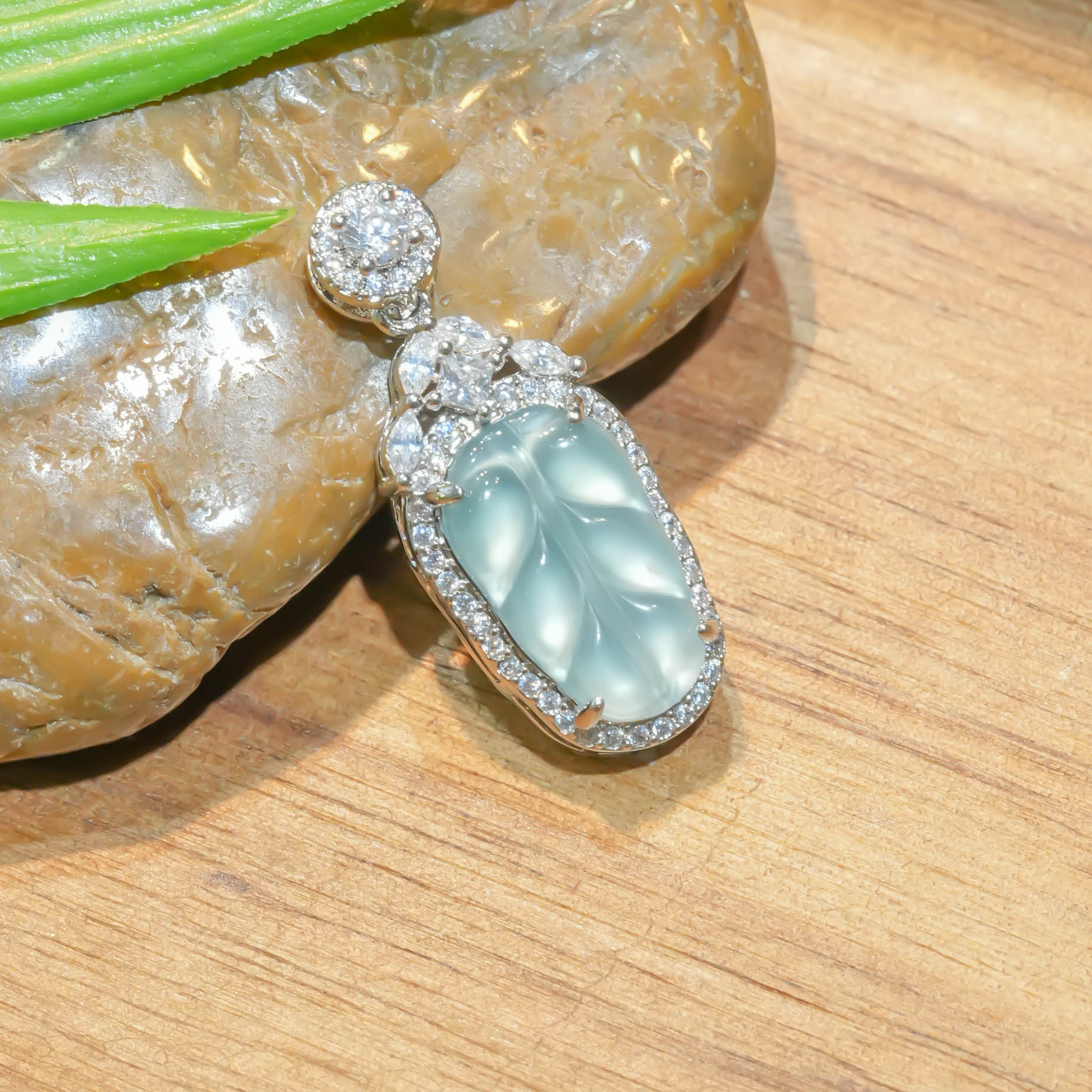 【翠玉翡翠】天然A货蓝水叶子吊坠多样性发其一不含链             