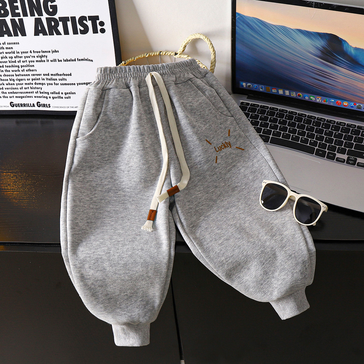 春秋季新款儿童卫裤秋季简约韩版刺绣束脚裤休闲百搭长裤男童女童