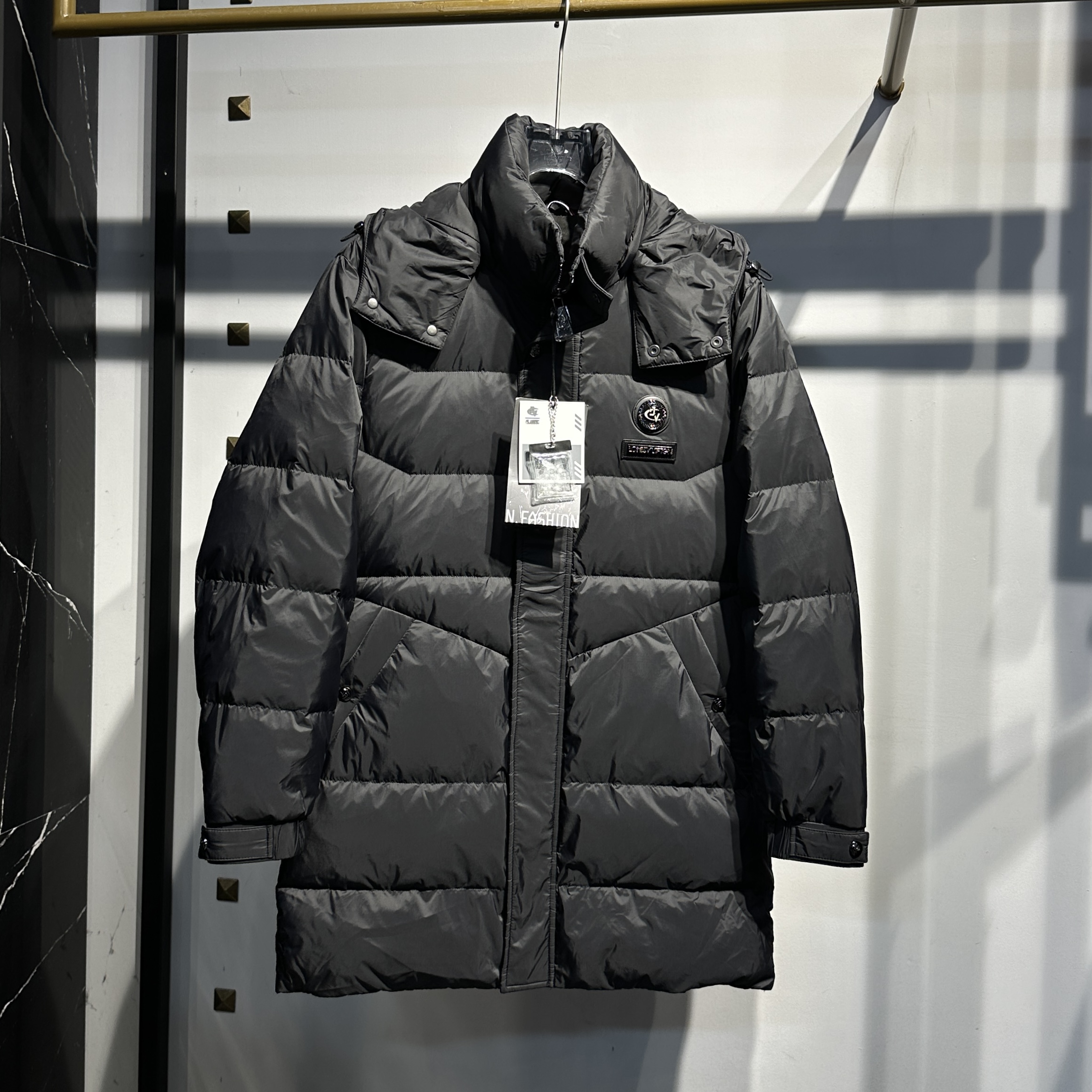 DJV原单/轻熟风带帽中长款羽绒服（J2921）