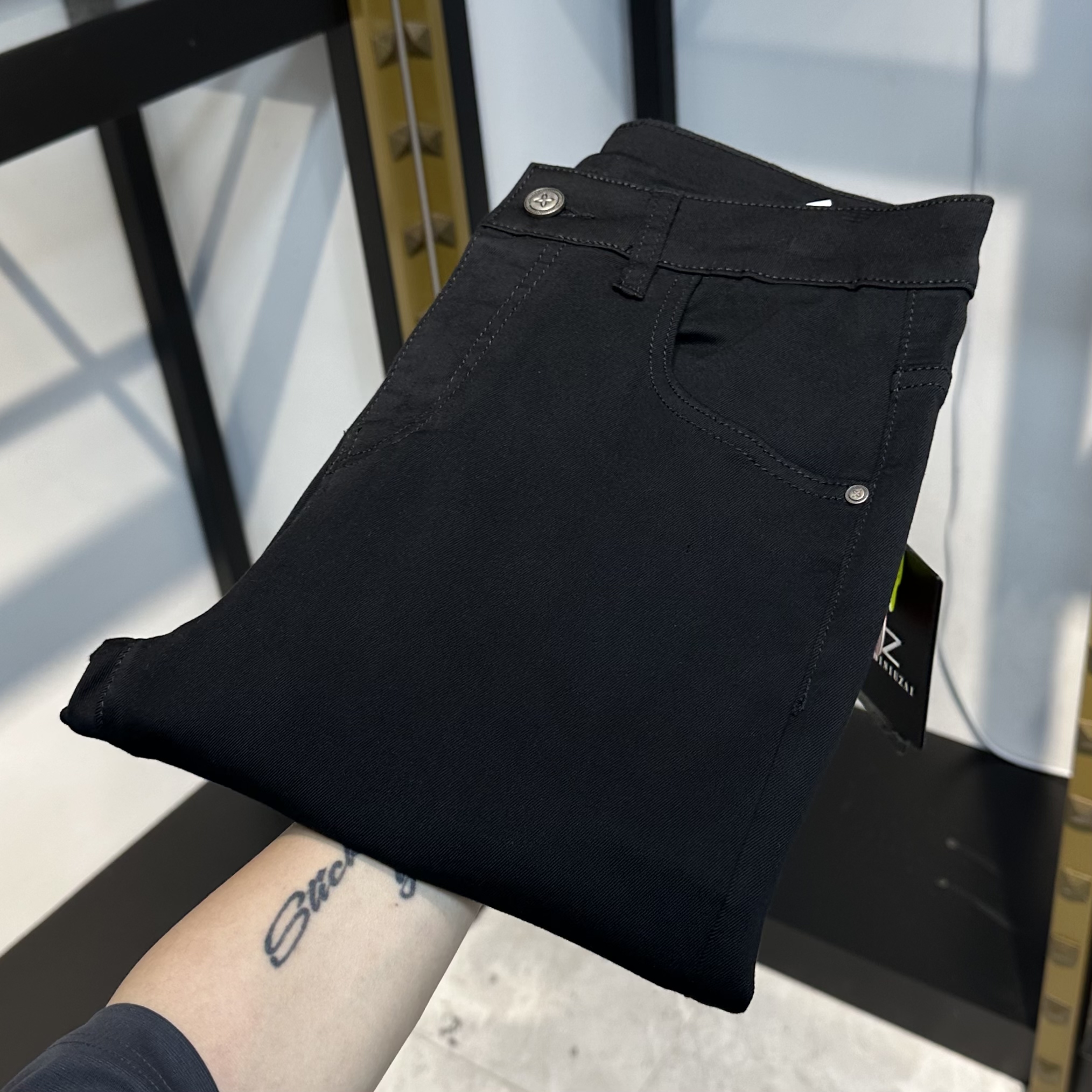 DZ秋季/高品精纺细纱小脚黑牛仔裤（8026）