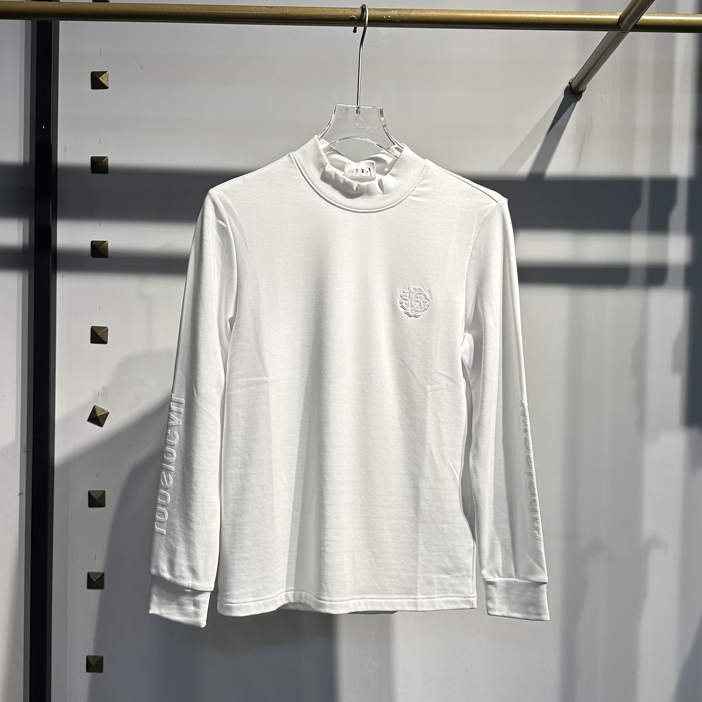 MD/高品质亲肤修身简欧打底衫（5801）