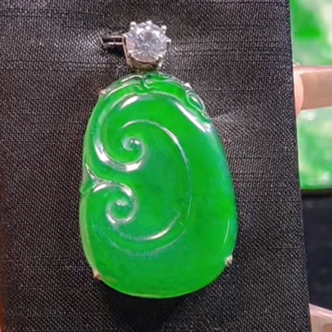 天然翡翠A货吊坠