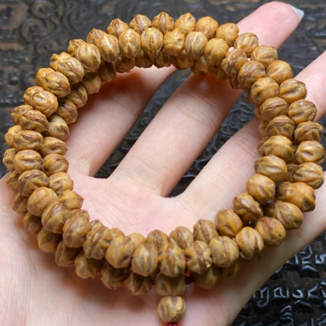 热振红牙横打柏香籽烈焰红唇规整板正油性高108横打热振柏香籽