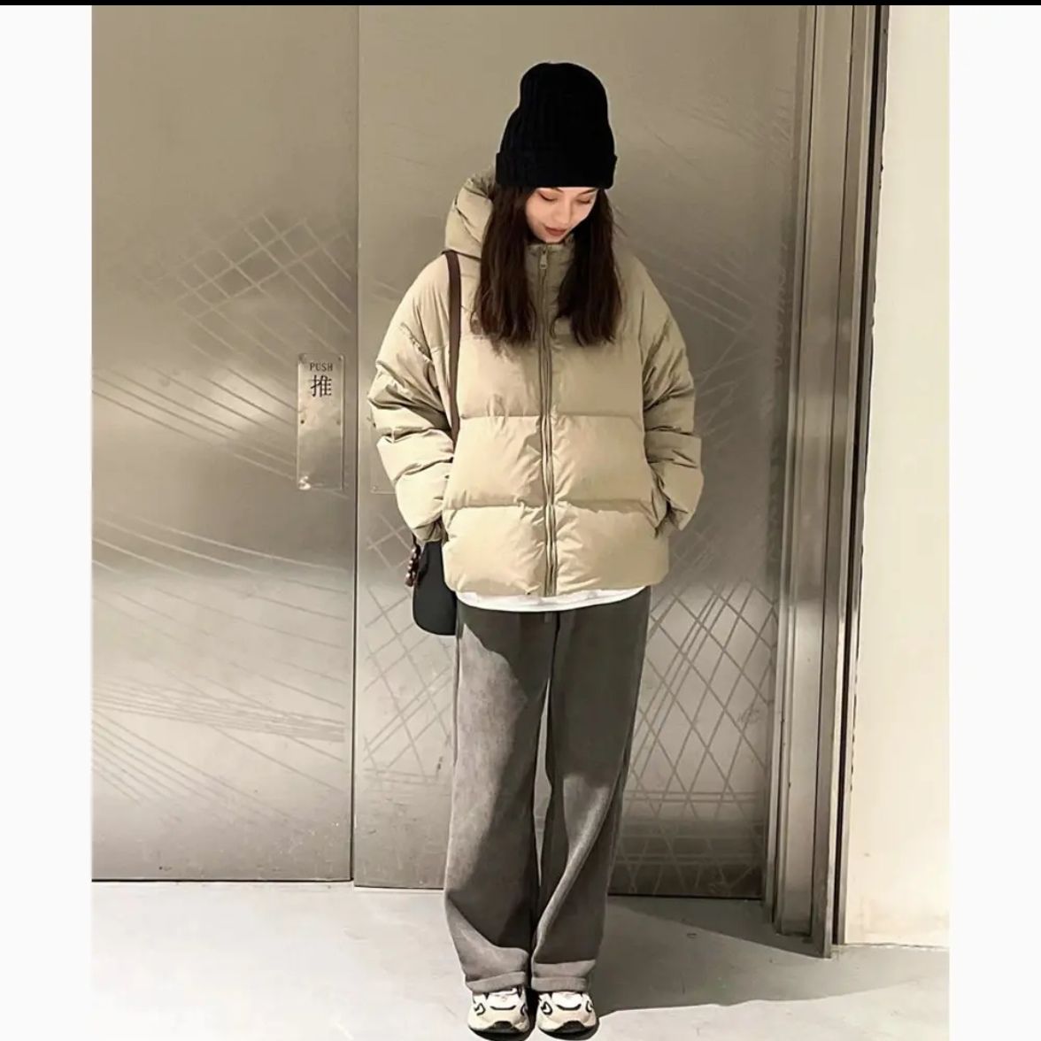 波司澄粘冬季新款百搭保暖新标白鸭绒抽绳连帽羽绒服舒适百搭