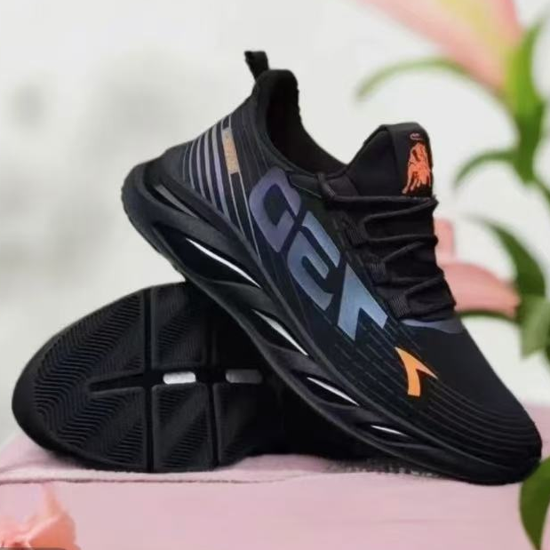 2025春夏季百搭透气时尚男士跑步运动鞋新款休闲户外黑色潮鞋