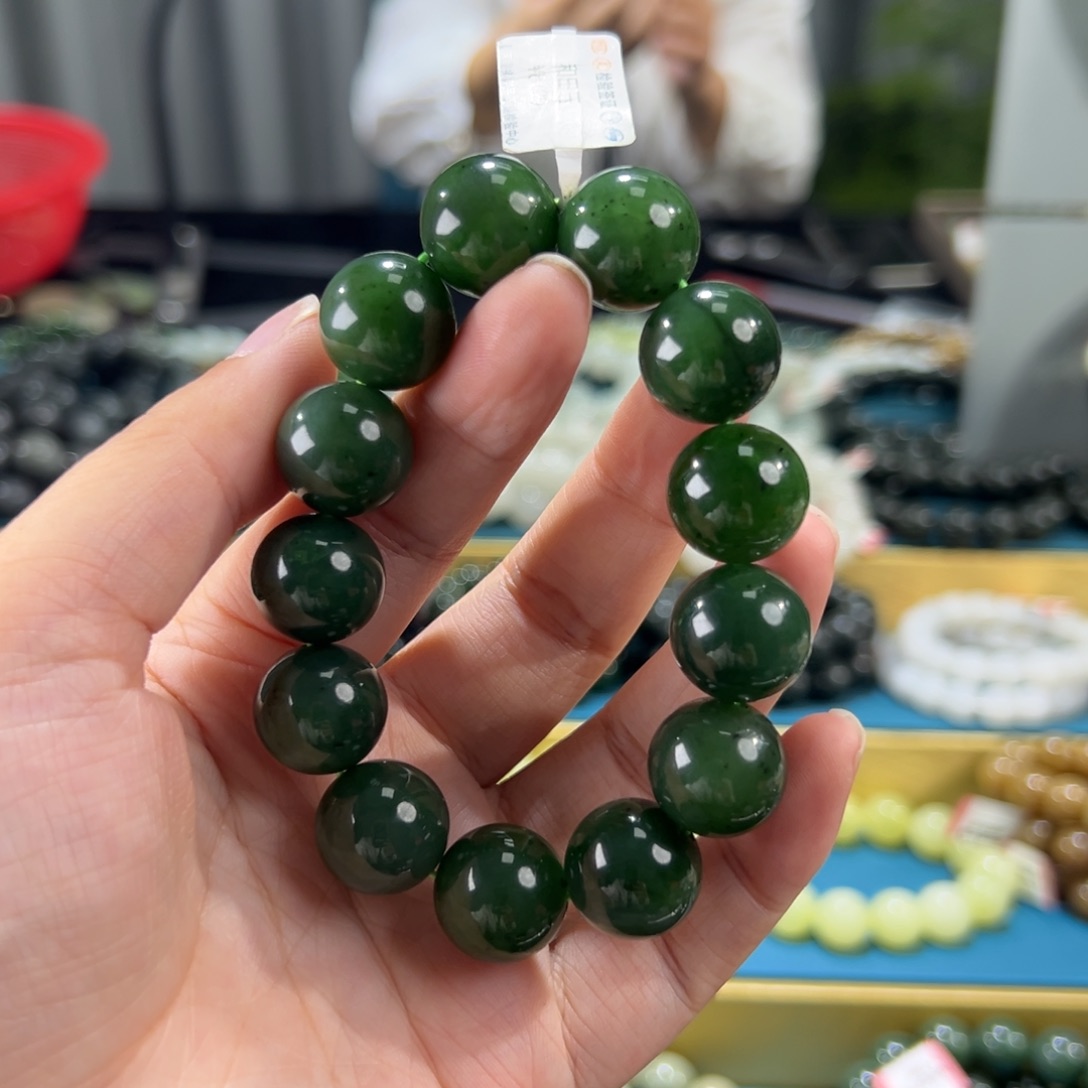 和田玉手串未镶嵌俄罗斯菠菜绿卡16