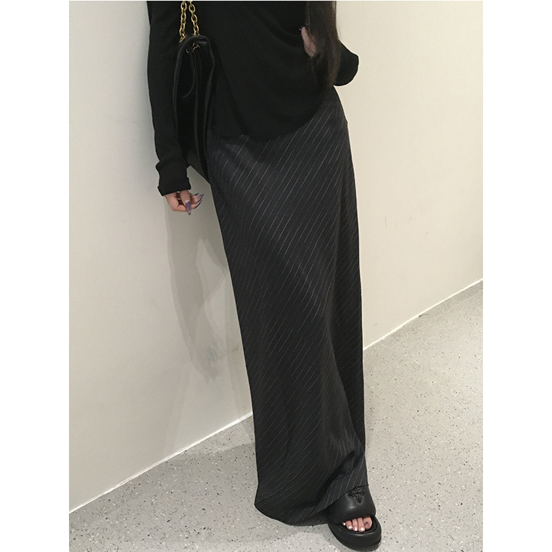 withmin白兔 实穿主义 复古气质斜纹开叉直筒修身半身裙2411150