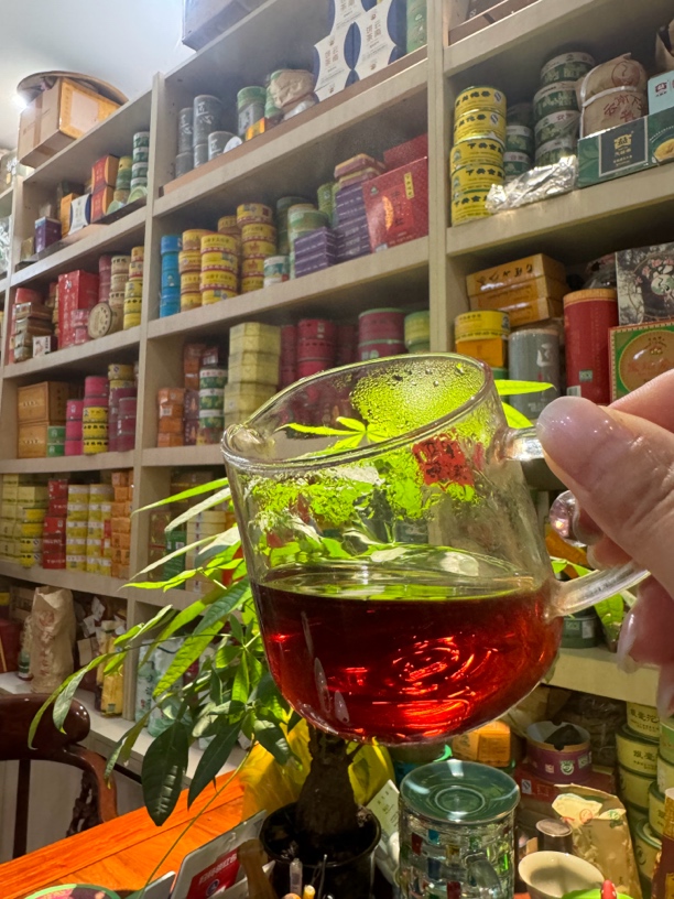 布朗山、旧老树圆茶熟饼一老陈香味滑爽甜