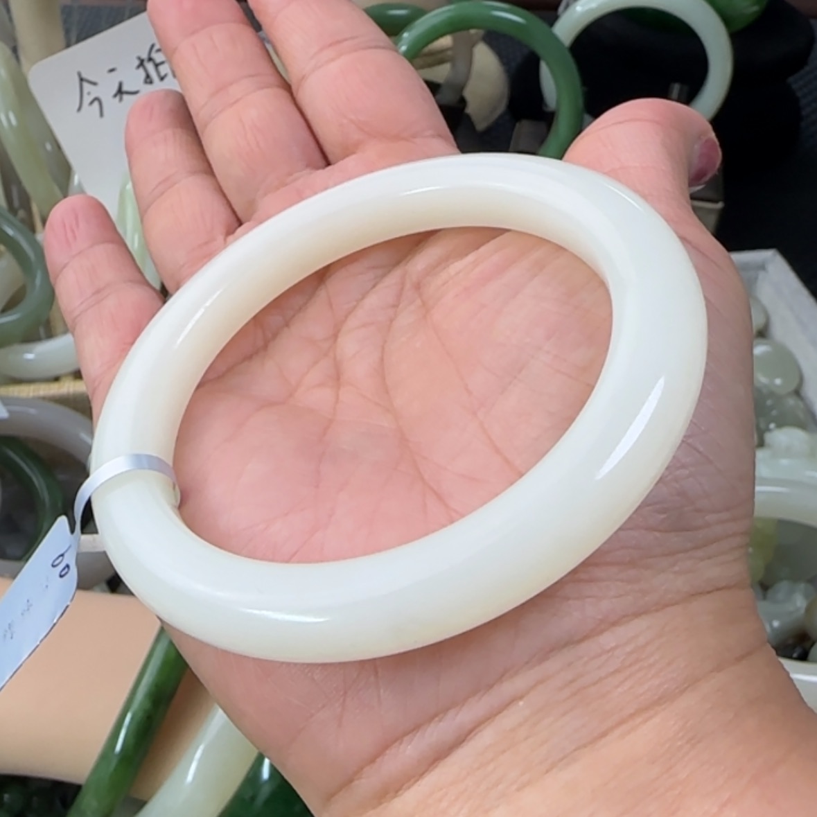 【闪购商品】和田玉手镯未镶嵌好*鱼圈口60+