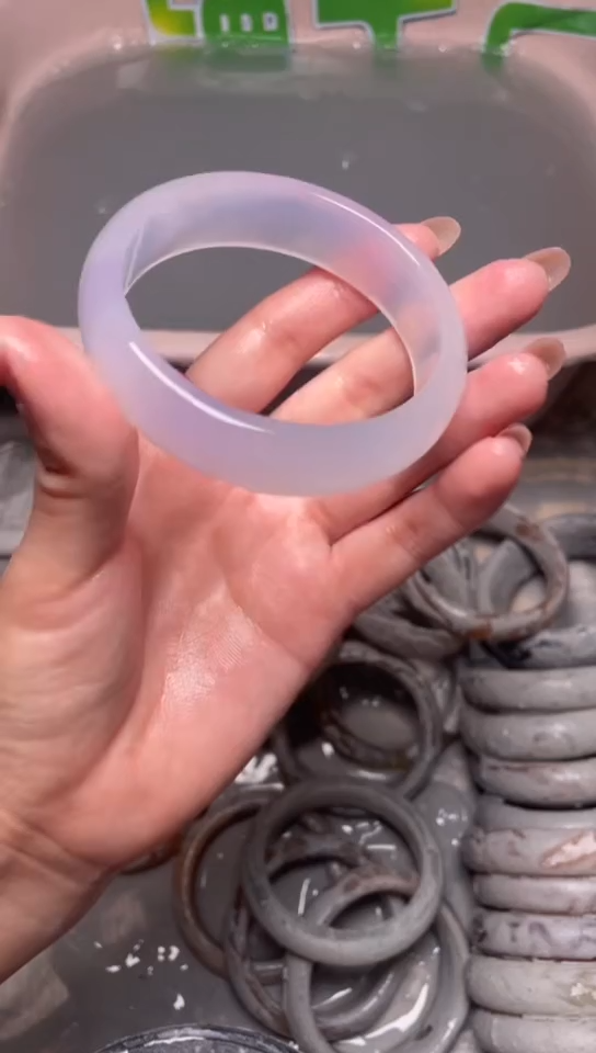 【闪购商品】玛瑙/玉髓手镯未镶嵌59圈口