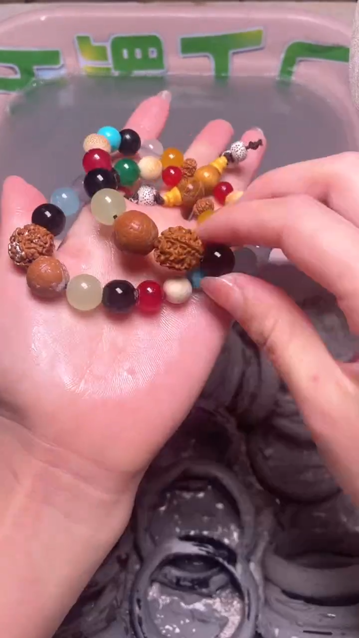 【闪购商品】石英质玉手链未镶嵌拍一发一多样性发货