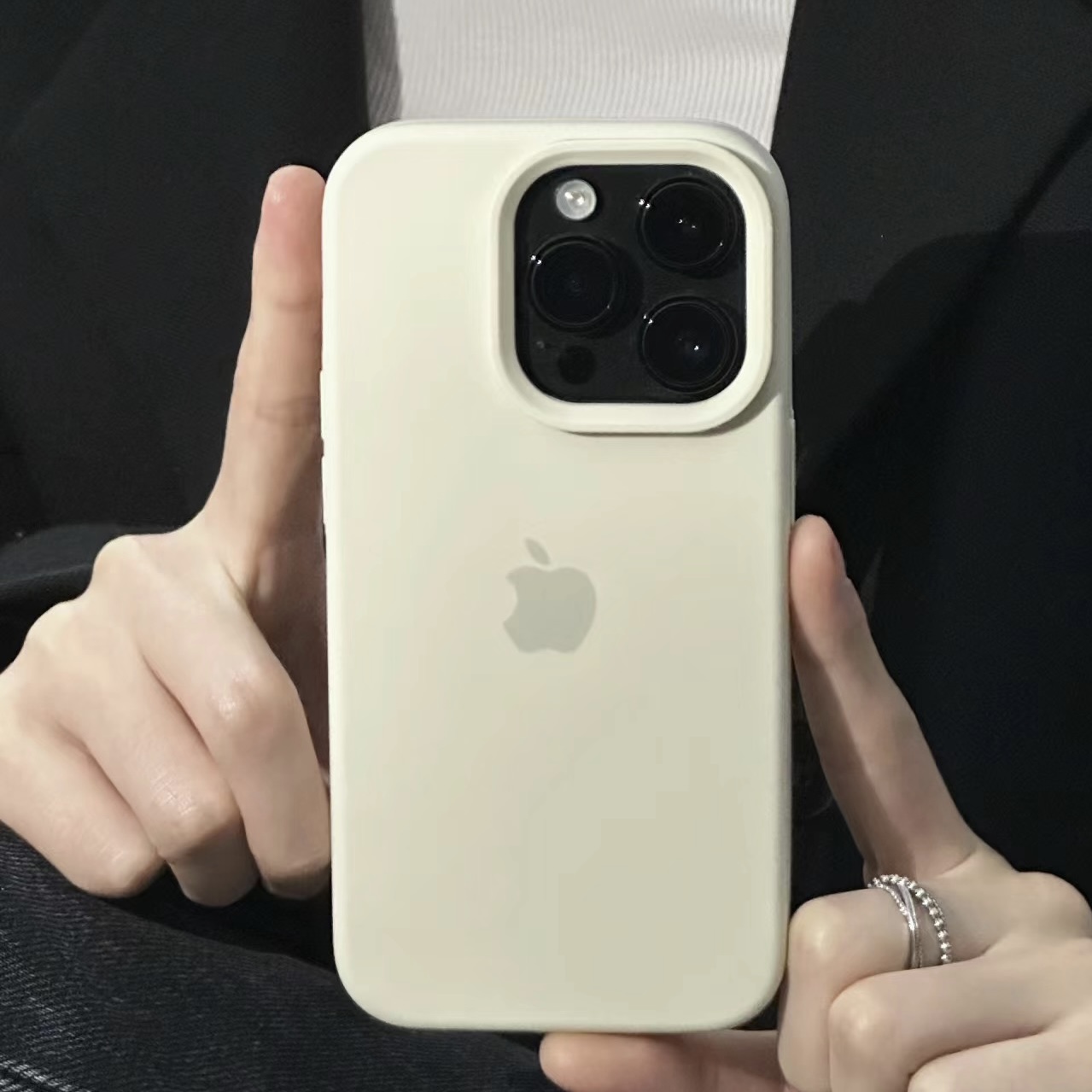 古董白适用iPhone14promax手机壳苹果15Pro液态硅胶13/12保护套11