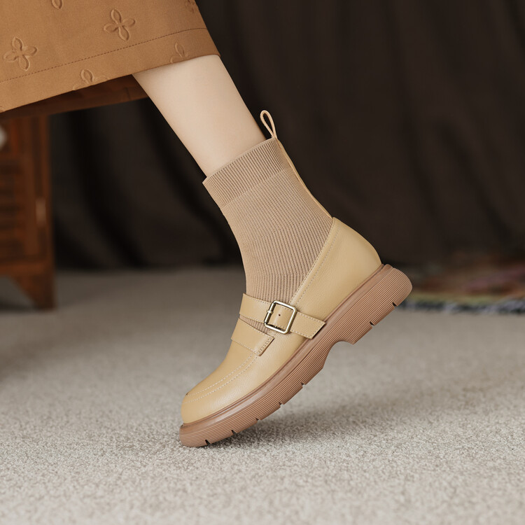 松糕平底马丁靴女一脚蹬厚底短靴2024新款皮带扣弹力袜靴瘦瘦靴子