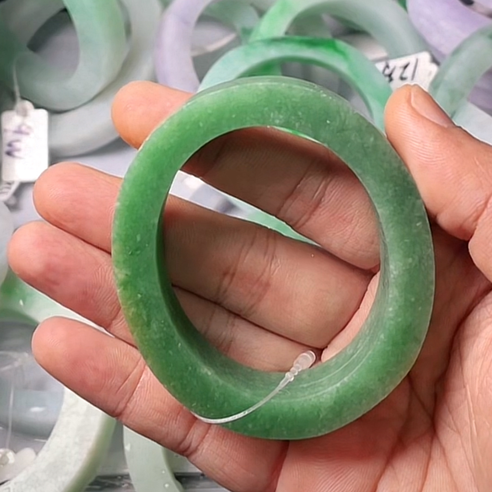 大拇指翡翠 天然缅甸翡翠A货满绿手镯