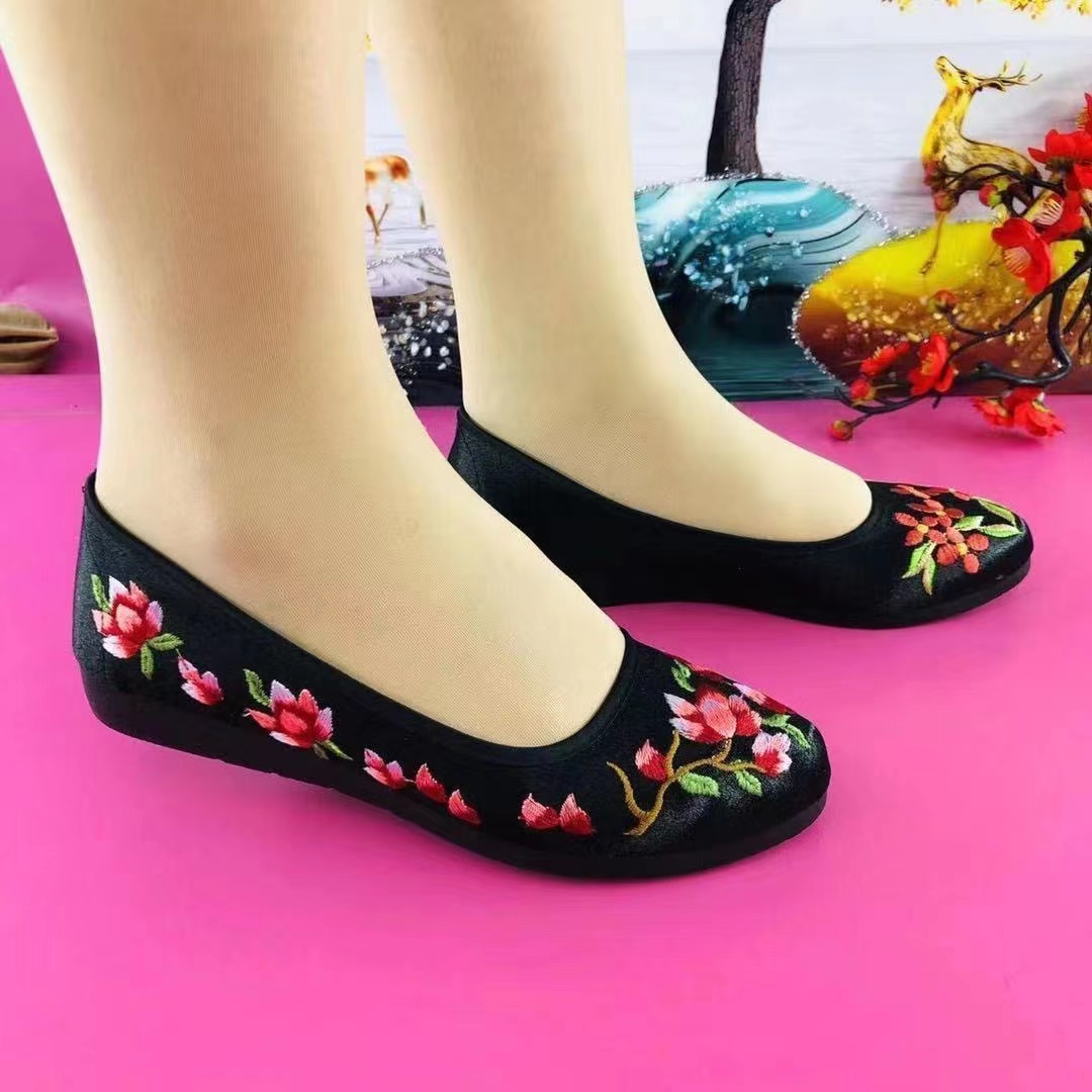 绣花软底老北京布鞋民族风布鞋单鞋妈妈鞋平底舒适民族风绣花百搭
