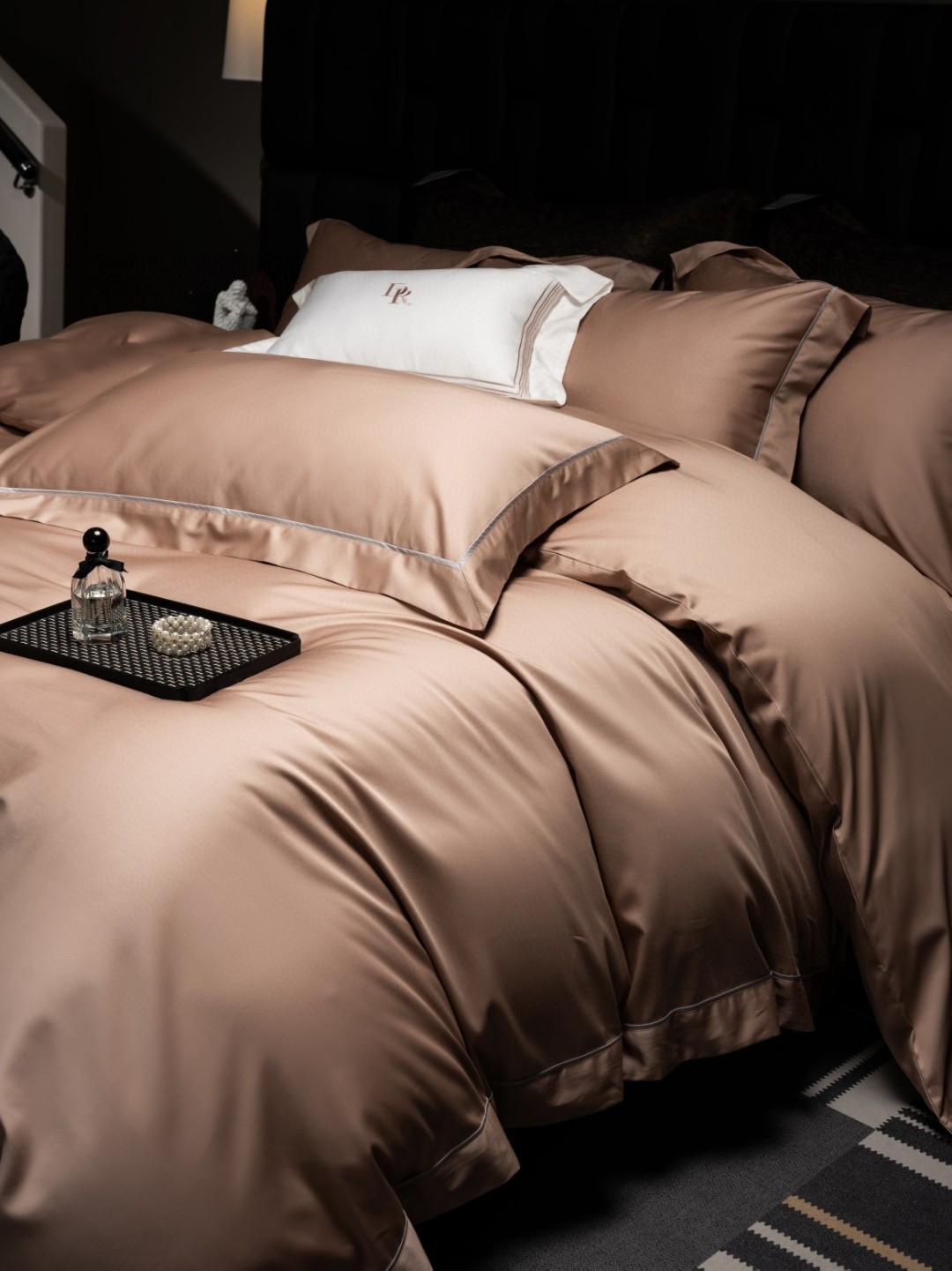 轻奢刺绣纯棉纯色酒店素色四件套床上用品床单简约拍照被罩床品