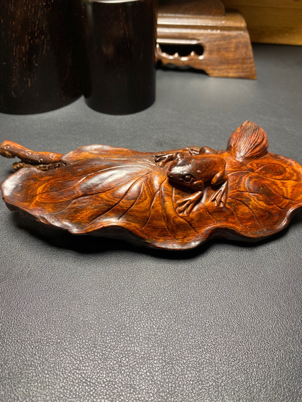 海南黄花梨，海黄老料，随型手工雕刻，呱呱来财，小摆件！