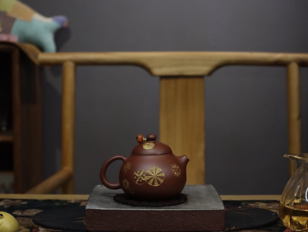双溪陶【文旦壶】清水泥  刻绘皮球花 140cc