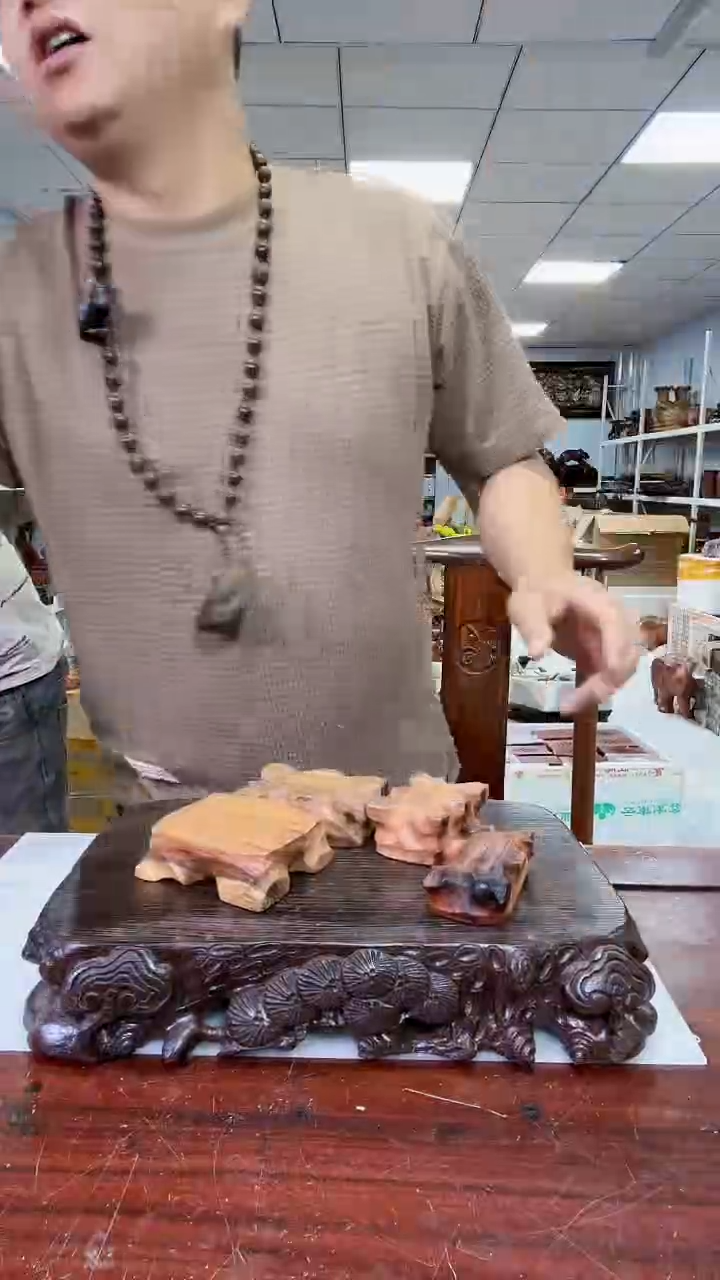 【闪购商品】花梨木类木雕55555555555555