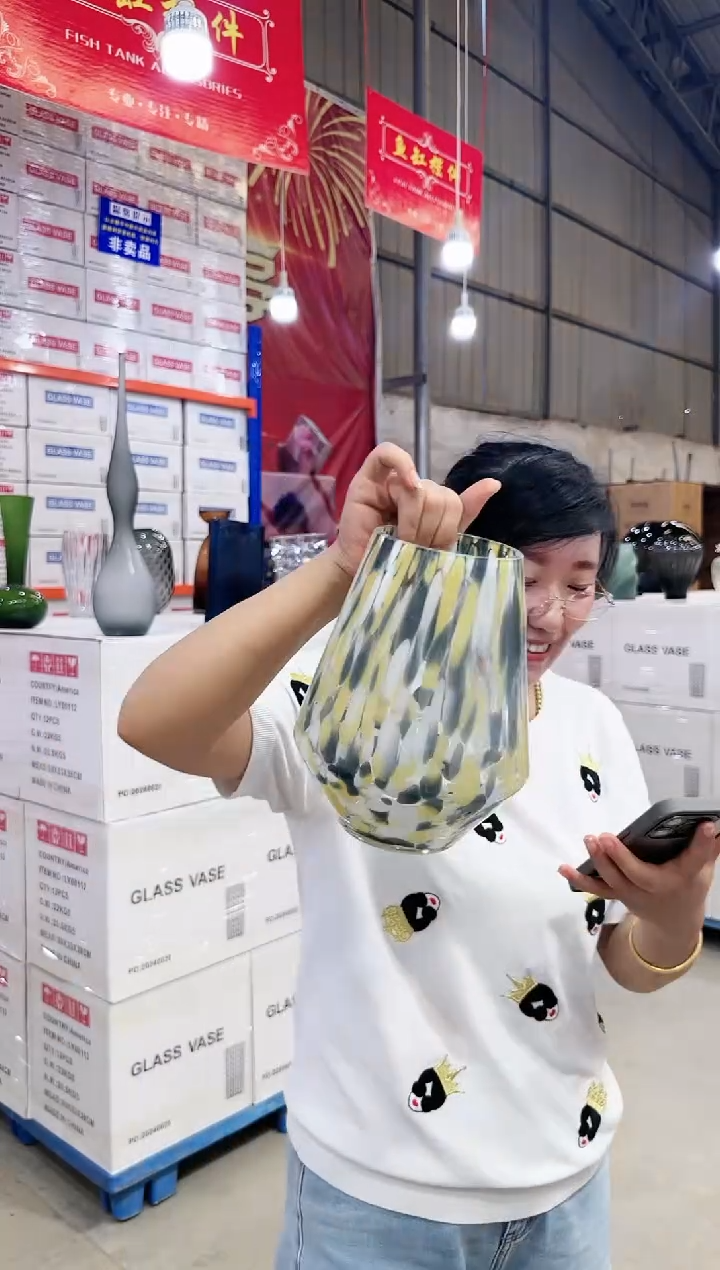 【闪购商品】黄色斑点锥形